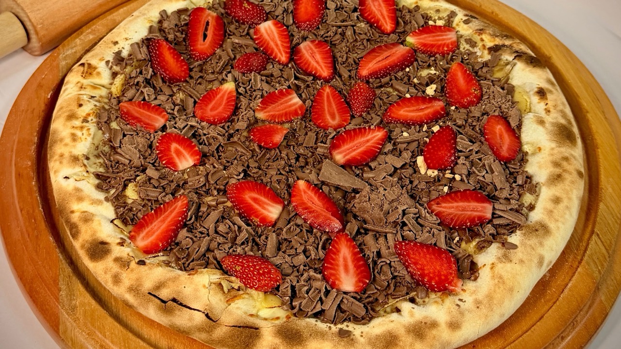 Pizza Chocolate com morango